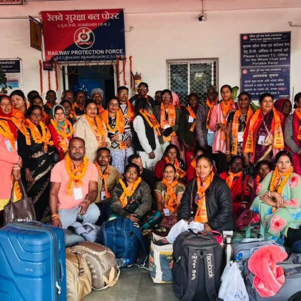 रामलला दर्शन के लिए 850 श्रद्धालु भारत गौरव ट्रेन से अयोध्या रवाना।