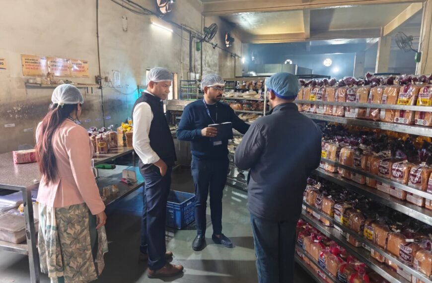 खाद्य सामग्रियों की गुणवत्ता सुनिश्चित करने लगातार औचक जांच जारी : 14 लाख 63 हजार रुपए मूल्य का पनीर जब्त