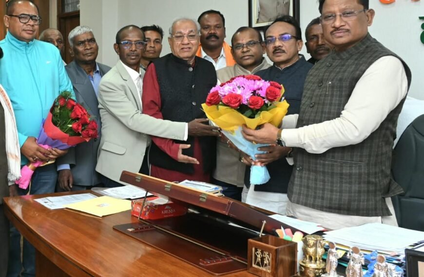 मुख्यमंत्री से अखिल भारतीय राष्ट्रीय महासभा हल्बा हल्बी आदिवासी समाज के प्रतिनिधि मंडल के सदस्यों ने सौजन्य मुलाकात की