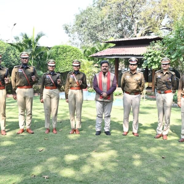 प्रशिक्षु आईपीएस अधिकारियों ने उप मुख्यमंत्री विजय शर्मा से की सौजन्य भेंट