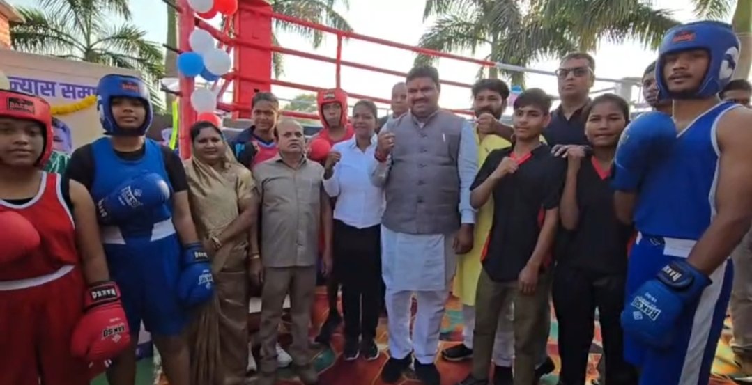 शिक्षा मंत्री गजेंद्र यादव राजनांदगांव में कार्यक्रम में हुए शामिल।