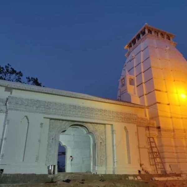 विशेष लेख : आस्था की पहाड़ी पर शिव का वास : मकर संक्रांति पर सिद्ध बाबा धाम बनता है श्रद्धा, परंपरा और पर्यटन का संग