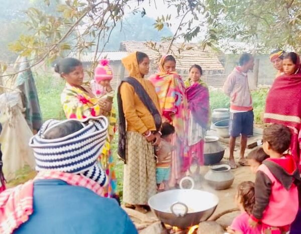 छिंद के पेड़ों से बदल रही दीदियों की किस्मत,सुकमा की नई मिठास बिहान बना रहा आत्मनिर्भर
