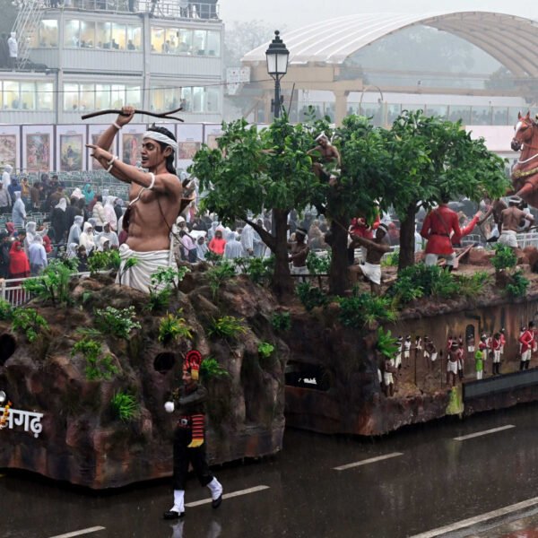 देश के पहले जनजातीय डिजिटल संग्रहालय की थीम पर कर्तव्य पथ पर सजी छत्तीसगढ़ की झांकी: फुल ड्रेस रिहर्सल में छत्तीसगढ़ की झांकी ने दिखाई जनजातीय संस्कृति की जीवंत झलक