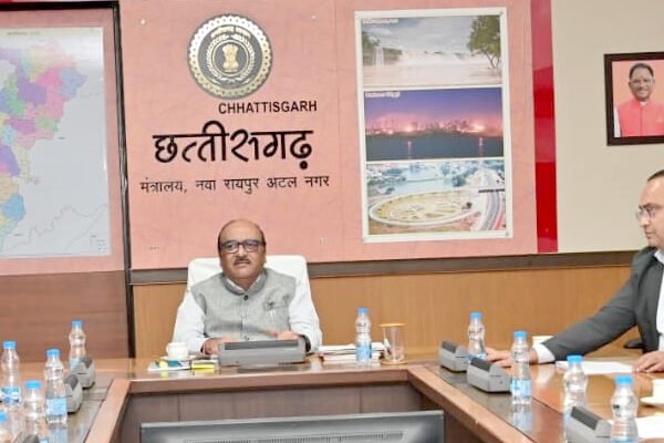 पीएमजी एवं प्रगति परियोजनाओं की मुख्य सचिव ने की समीक्षा