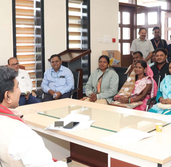 बनासकांठा, गुजरात के शैक्षणिक भ्रमण पर रवाना हुए बस्तर के पशुपालक और बिहान समूह की दीदियां