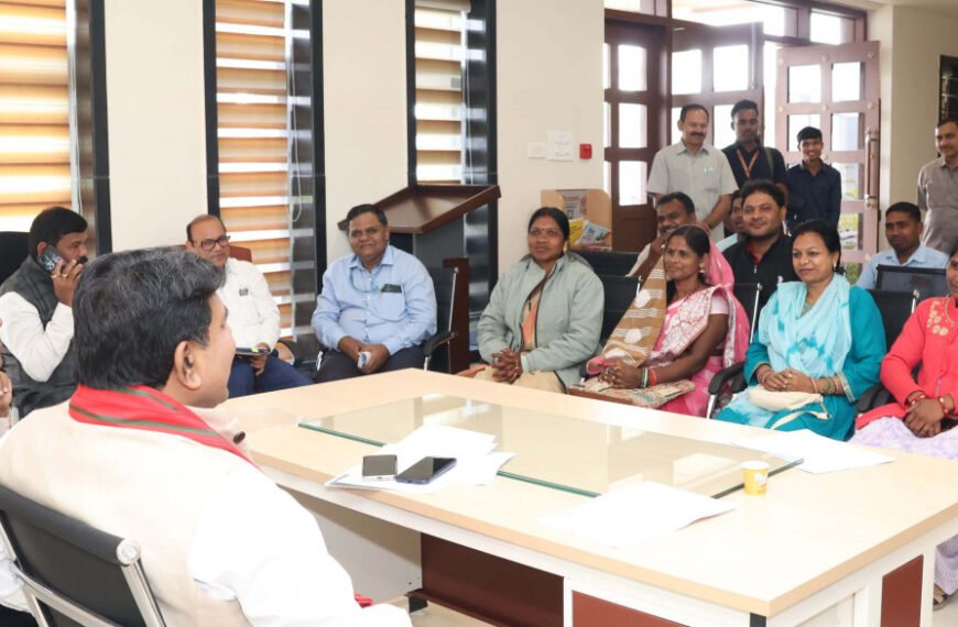 बनासकांठा, गुजरात के शैक्षणिक भ्रमण पर रवाना हुए बस्तर के पशुपालक और बिहान समूह की दीदियां