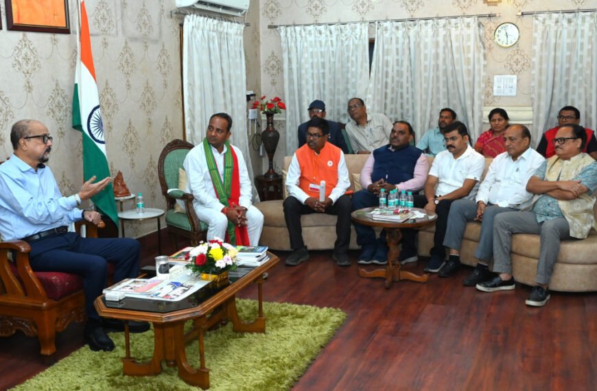 राज्यपाल से छत्तीसगढ़ रेडक्रॉस सोसायटी की नवगठित प्रबंध समिति ने की सौजन्य भेंट