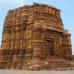 पत्थरों में दर्ज इतिहास: जहाँ हर पत्थर कहती है एक कहानी