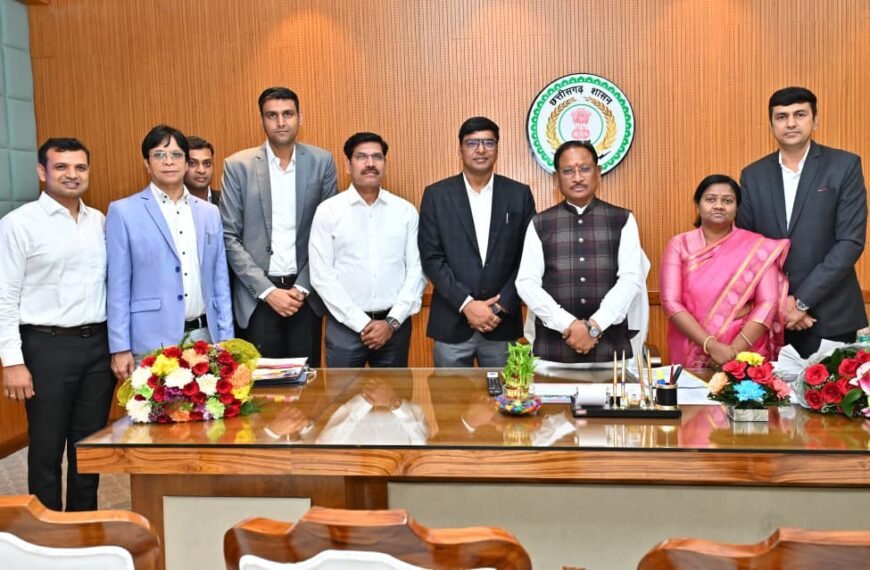 मुख्यमंत्री से राज्य प्रशासनिक सेवा से भारतीय प्रशासनिक सेवा में नियुक्त हुए अधिकारियों ने की सौजन्य भेंट