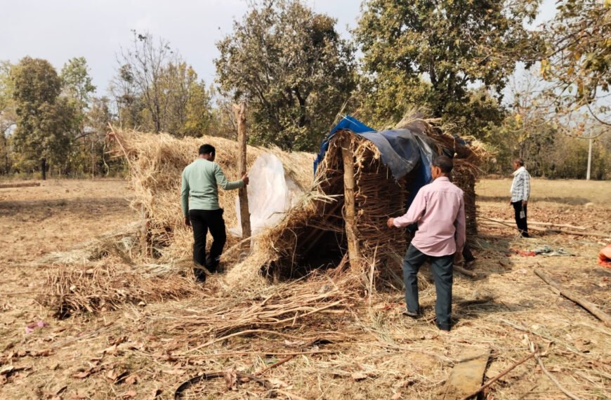 वन विकास निगम ने हटाया अवैध अतिक्रमण : ग्रामीणों का मिला सहयोग