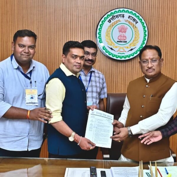 मुख्यमंत्री विष्णुदेव साय से प्रेस क्लब प्रतिनिधिमंडल ने की सौजन्य मुलाकात