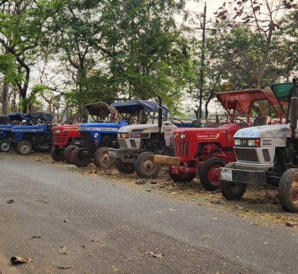 खनिज के अवैध उत्खनन एवं परिवहन मामले में 27 वाहन जब्त