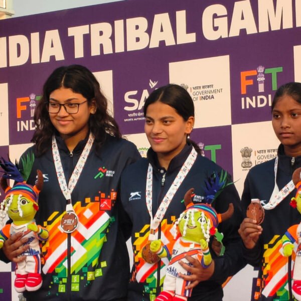 कर्नाटक के तैराक मणिकांता ने स्वर्ण पदकों की हैट्रिक पूरी की, छत्तीसगढ़ की अनुष्का भगत ने जीता दूसरा पदक