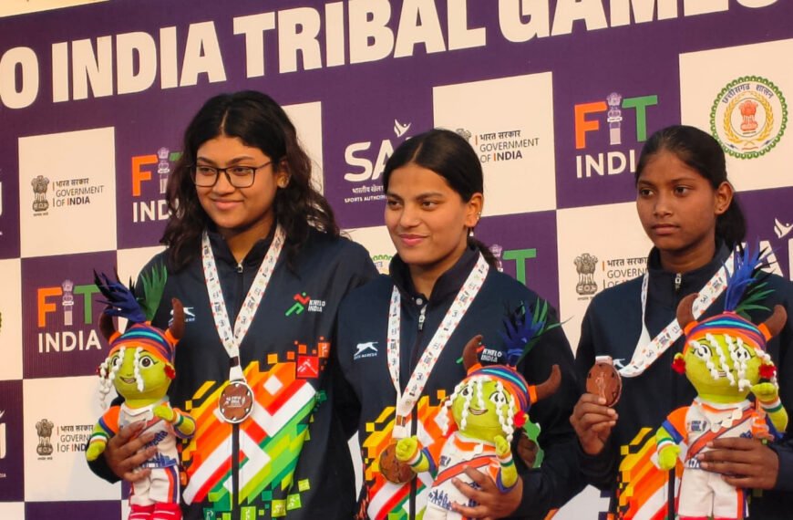 कर्नाटक के तैराक मणिकांता ने स्वर्ण पदकों की हैट्रिक पूरी की, छत्तीसगढ़ की अनुष्का भगत ने जीता दूसरा पदक