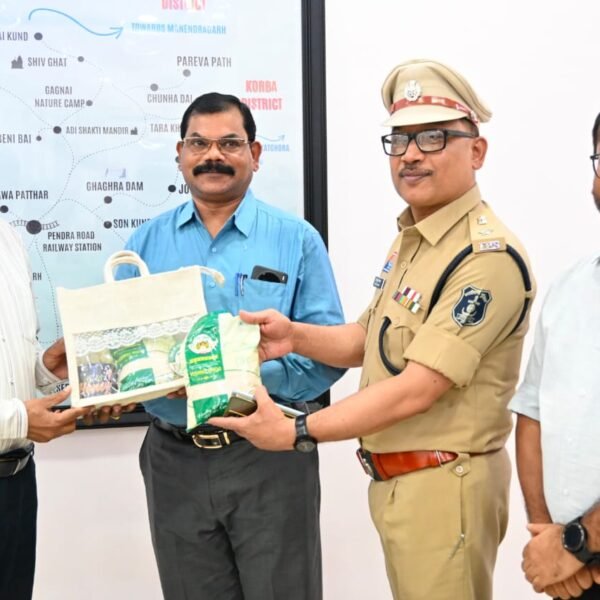 महिला स्व-सहायता समूहों के ‘विष्णु भोग’ चावल की खुशबू पहुंची पुलिस मुख्यालय तक
