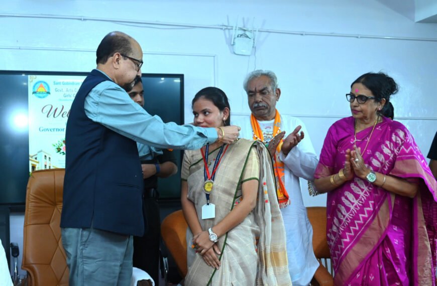 वर्तमान पर फोकस करें, निरंतर सीखते रहें और समाज के लिए योगदान दें-राज्यपाल